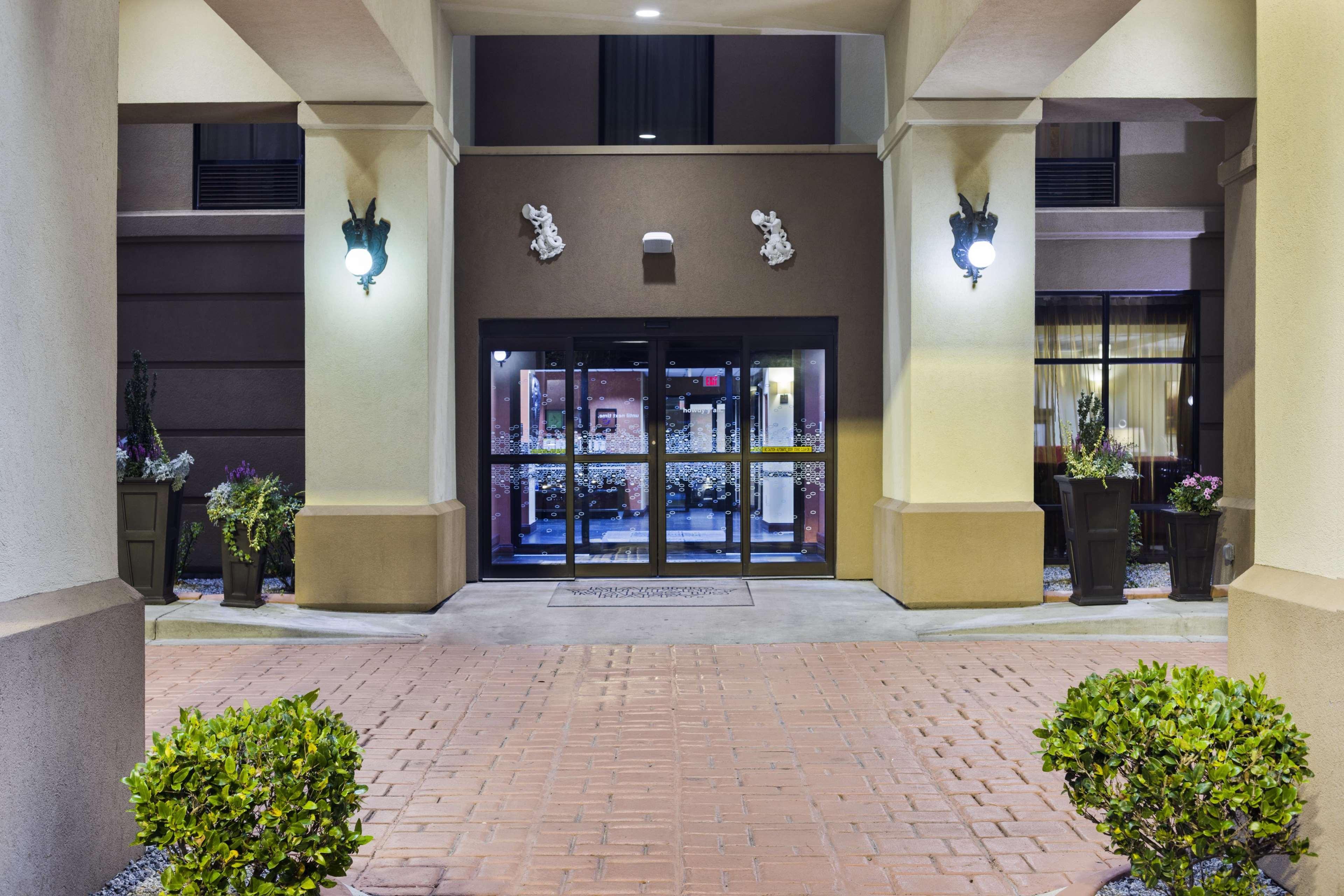 Hampton Inn Hinesville Bagian luar foto