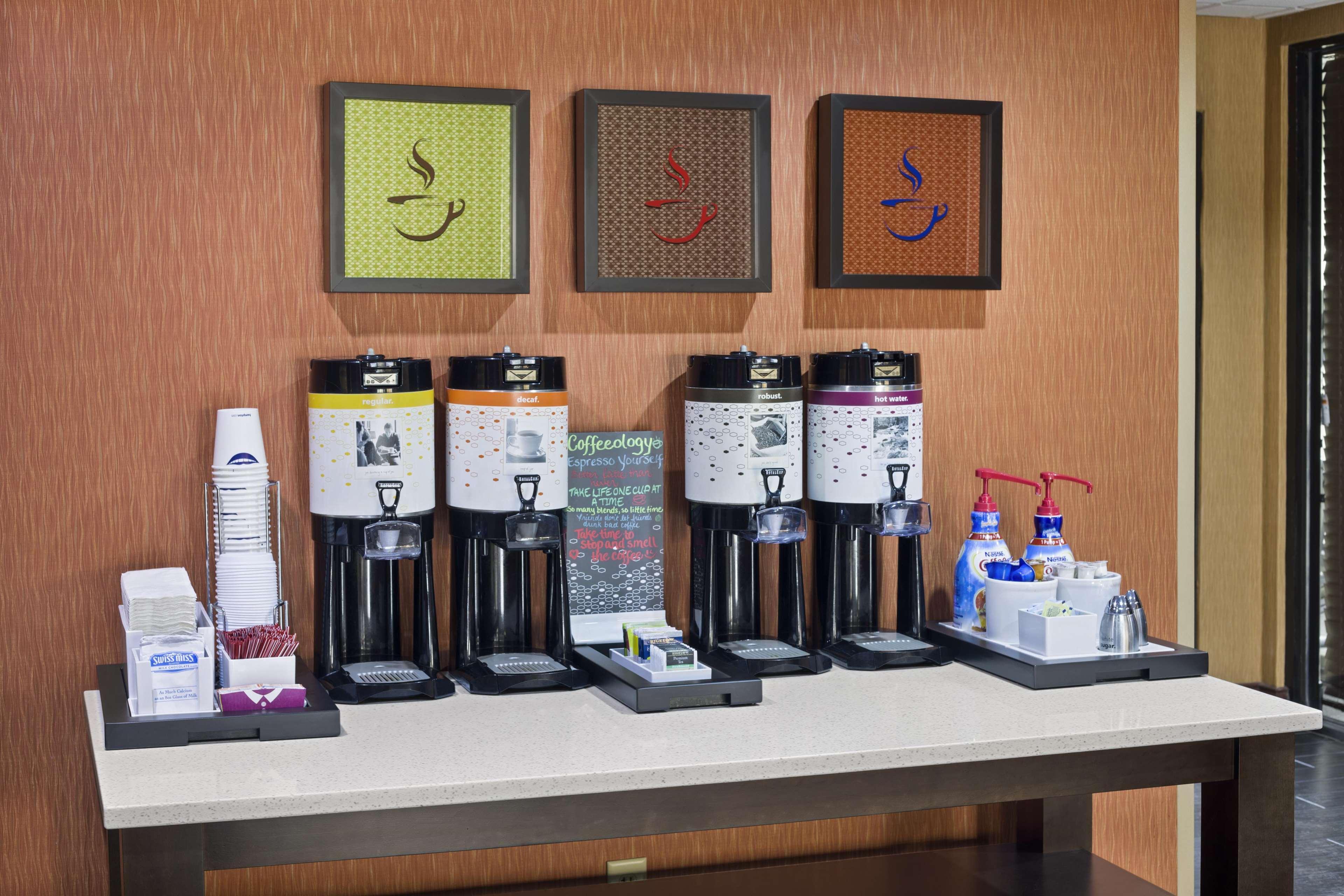 Hampton Inn Hinesville Bagian luar foto