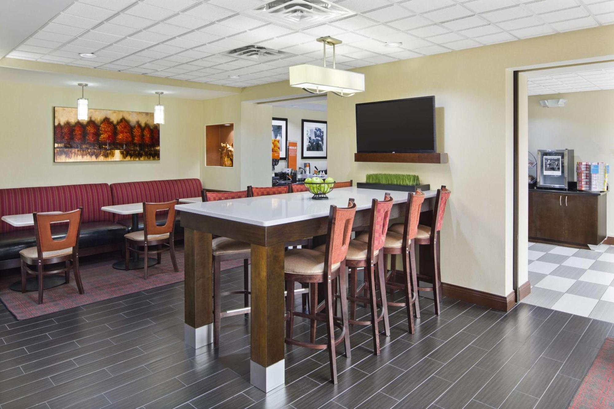 Hampton Inn Hinesville Bagian luar foto