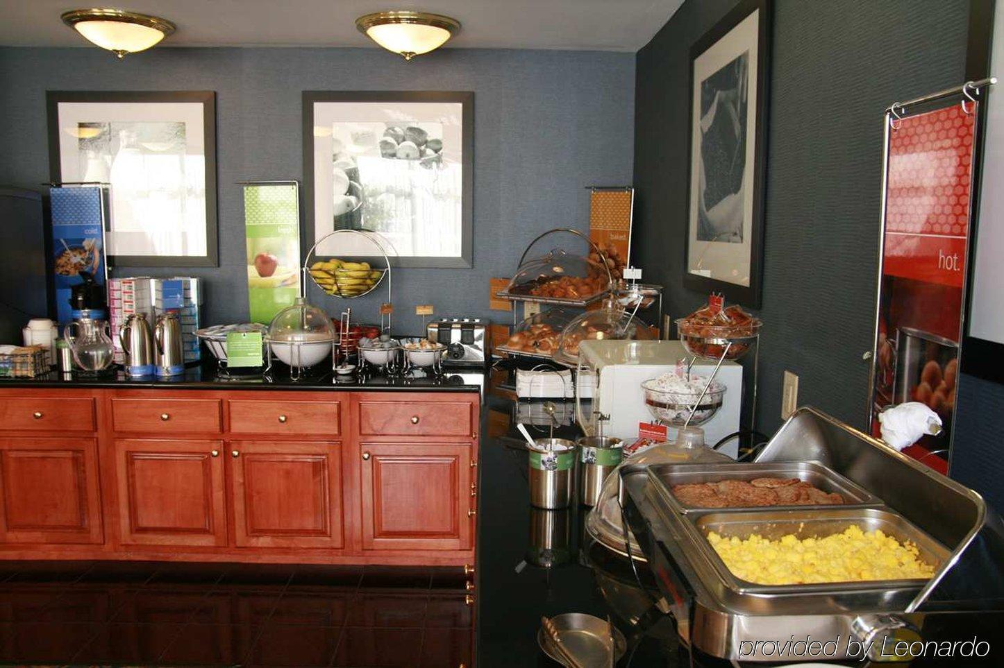 Hampton Inn Hinesville Restoran foto