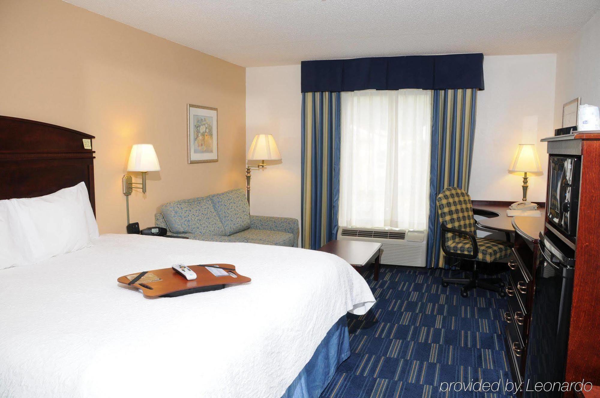 Hampton Inn Hinesville Bagian luar foto