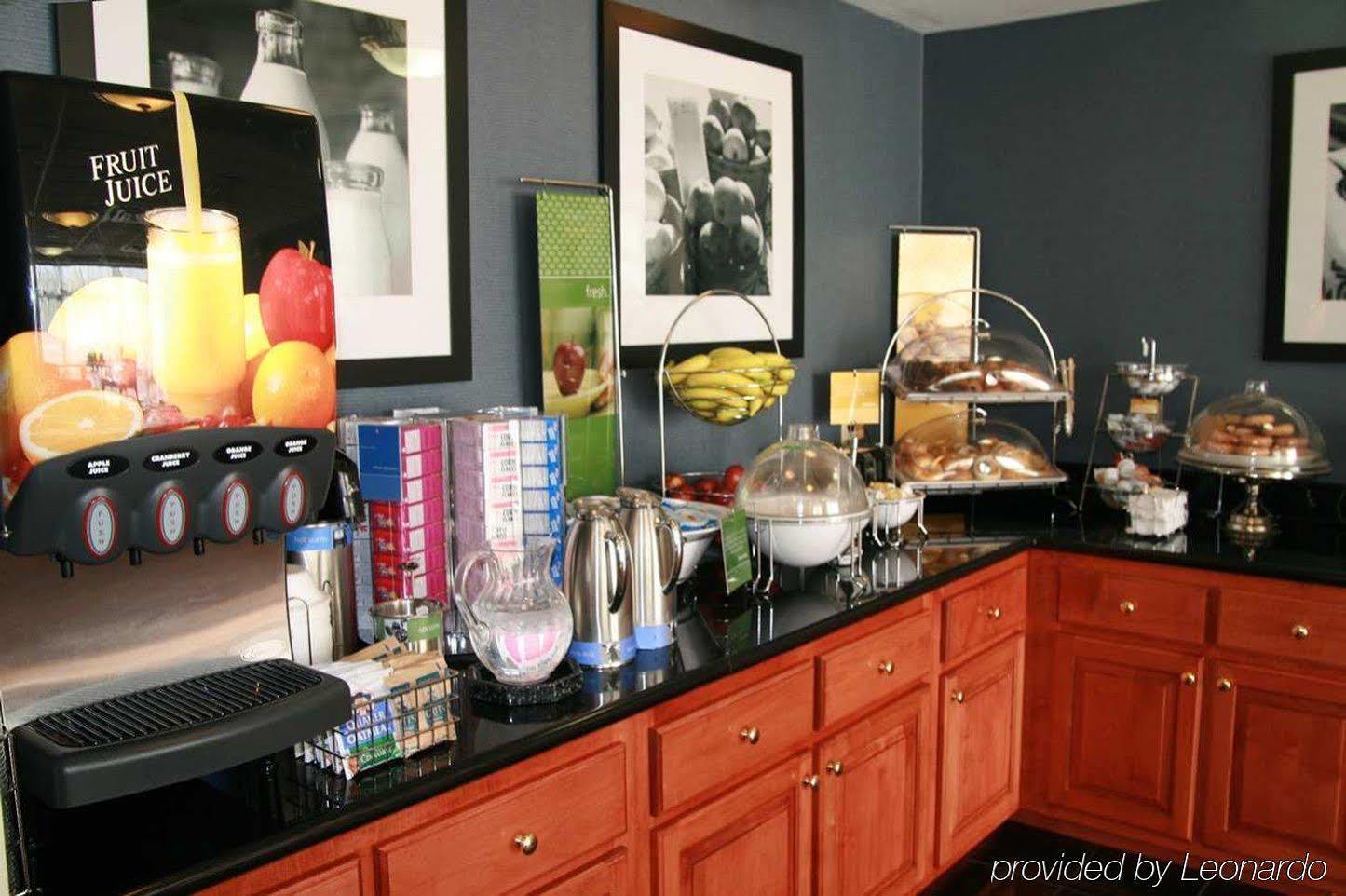 Hampton Inn Hinesville Bagian luar foto